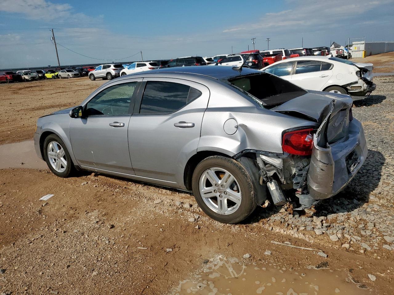 2013 DODGE Avenger