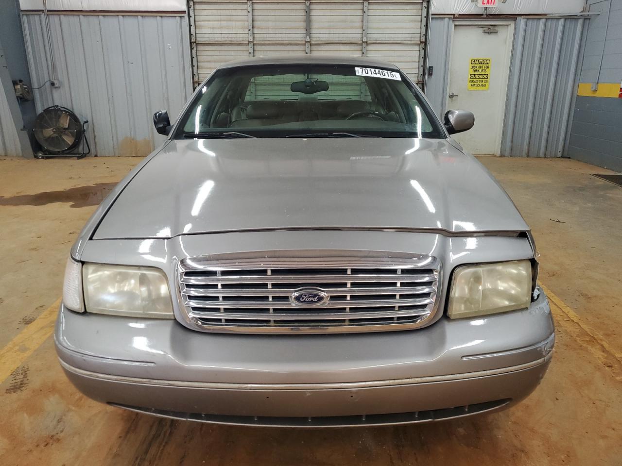 2002 FORD Crown Victoria