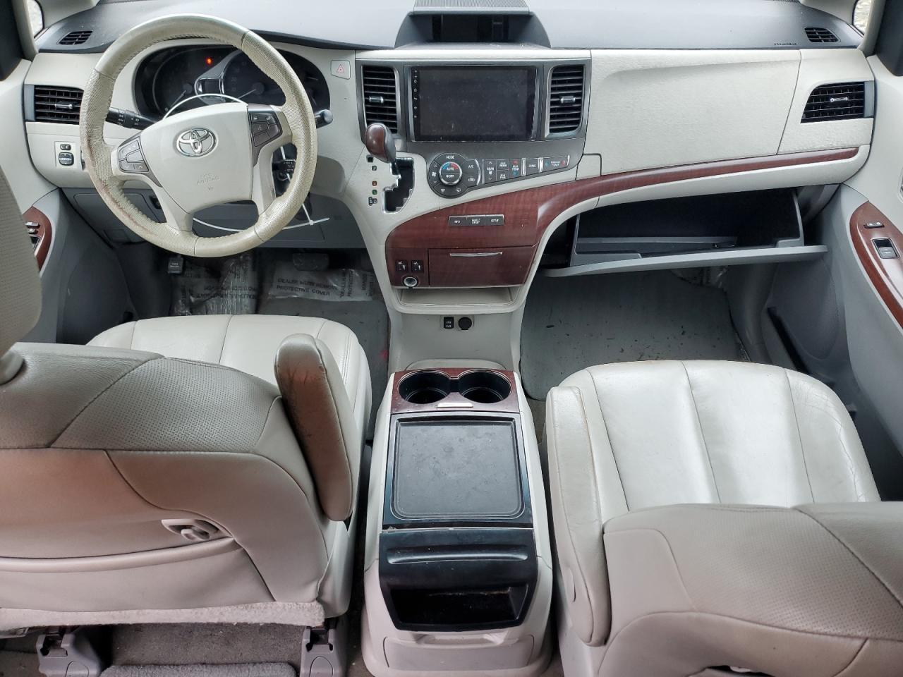 2012 TOYOTA SIENNA