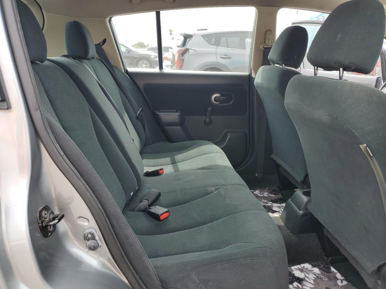 2011 NISSAN VERSA