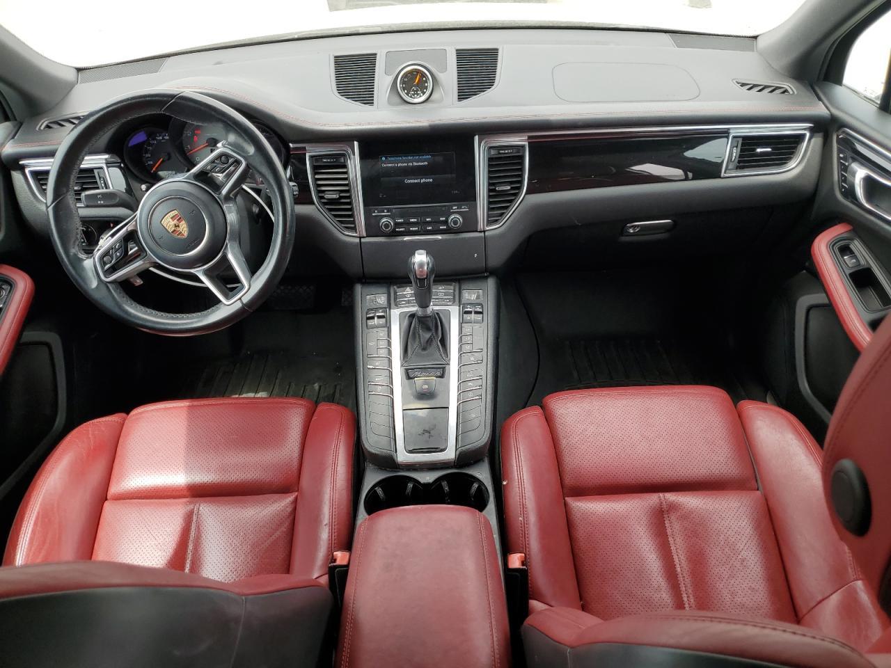 2017 PORSCHE Macan