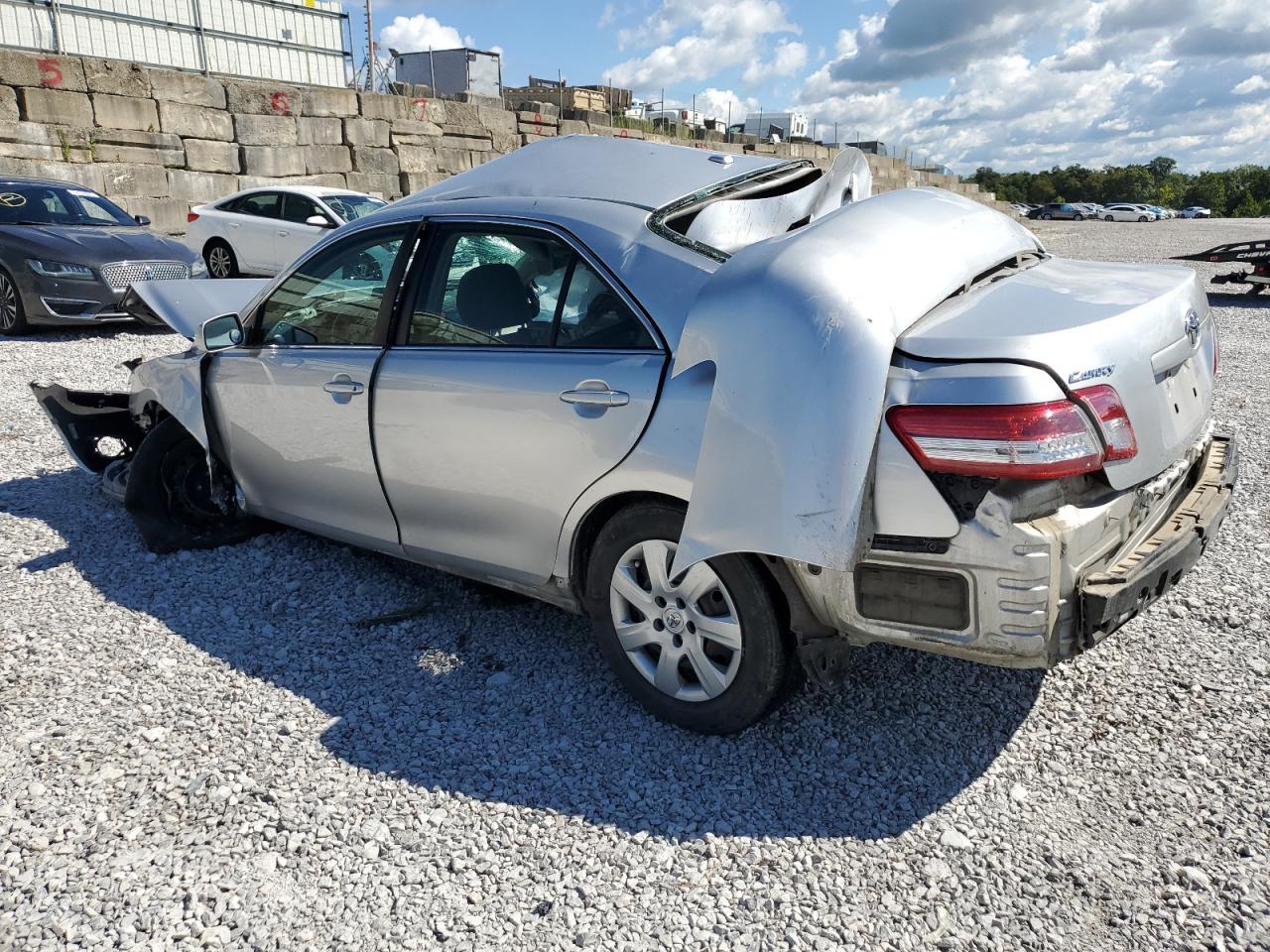 2011 TOYOTA CAMRY
