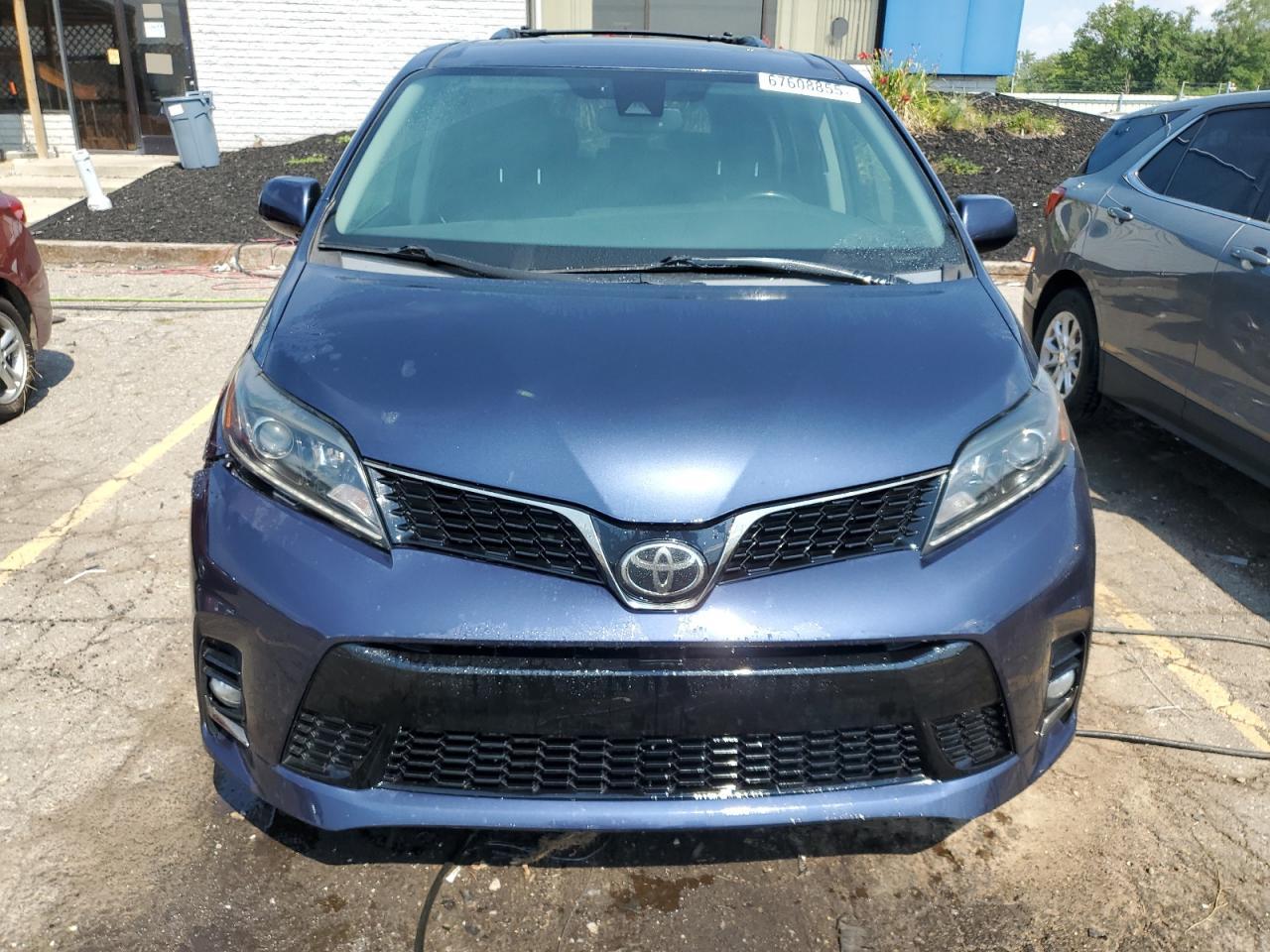 2018 TOYOTA SIENNA