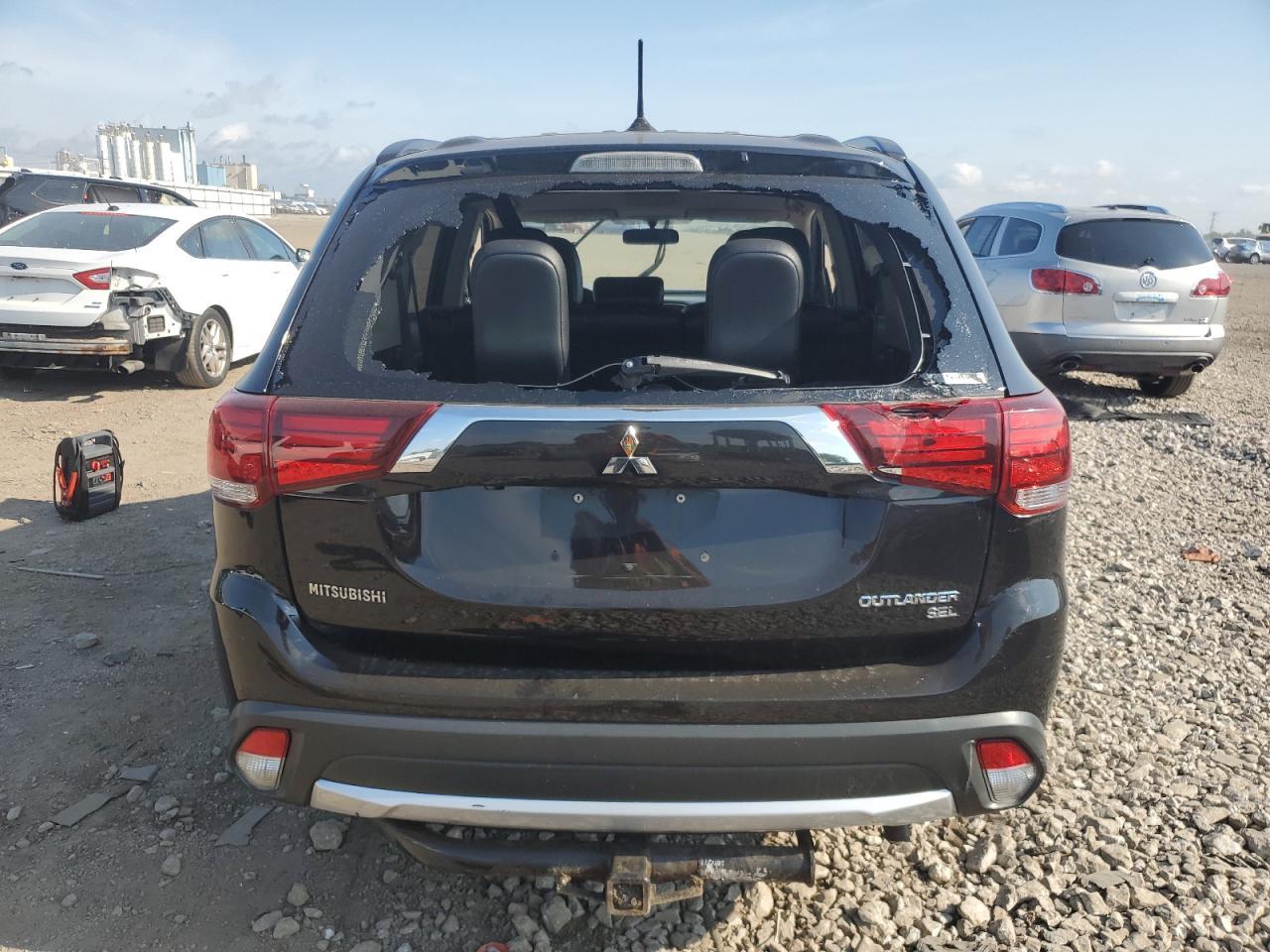 2016 MITSUBISHI outlander