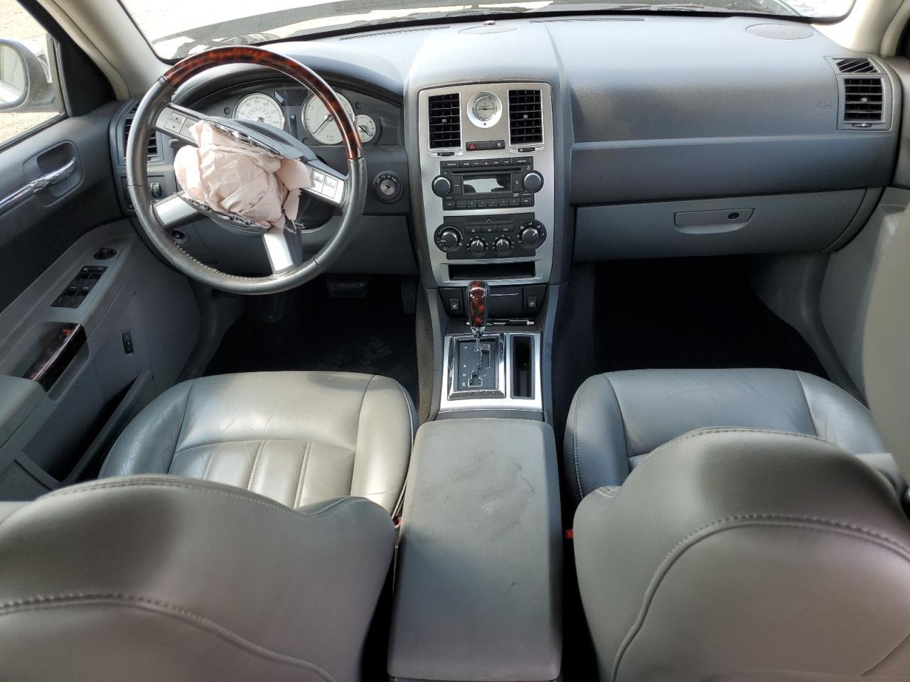 2005 CHRYSLER 300