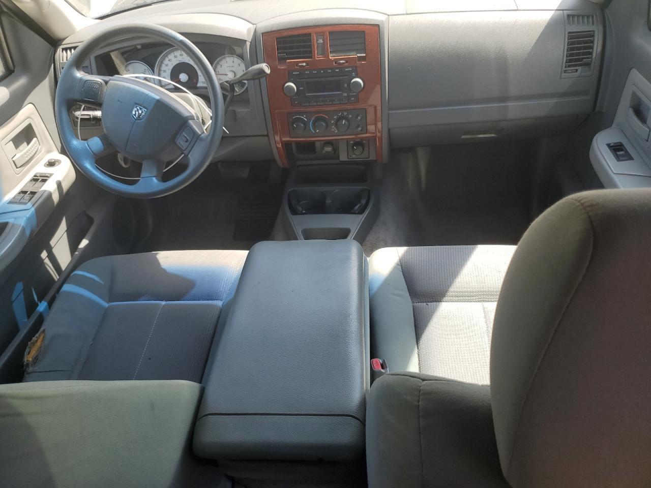 2005 DODGE Dakota