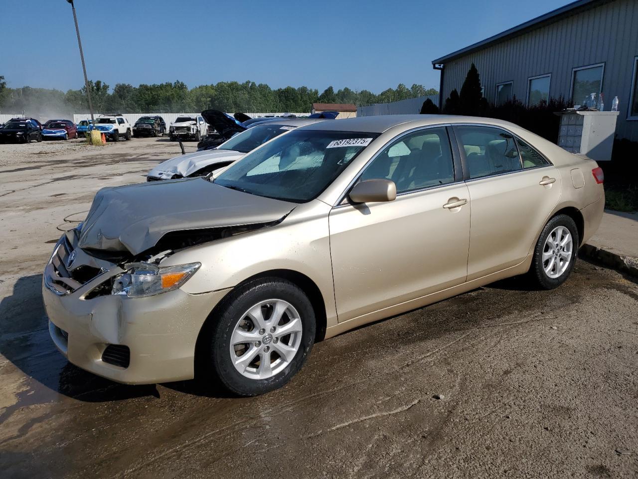 2011 TOYOTA CAMRY