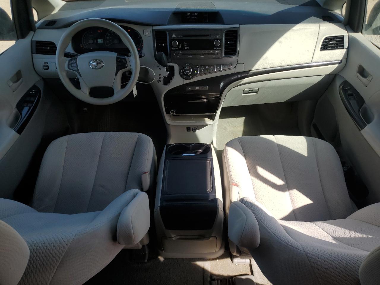 2014 TOYOTA SIENNA