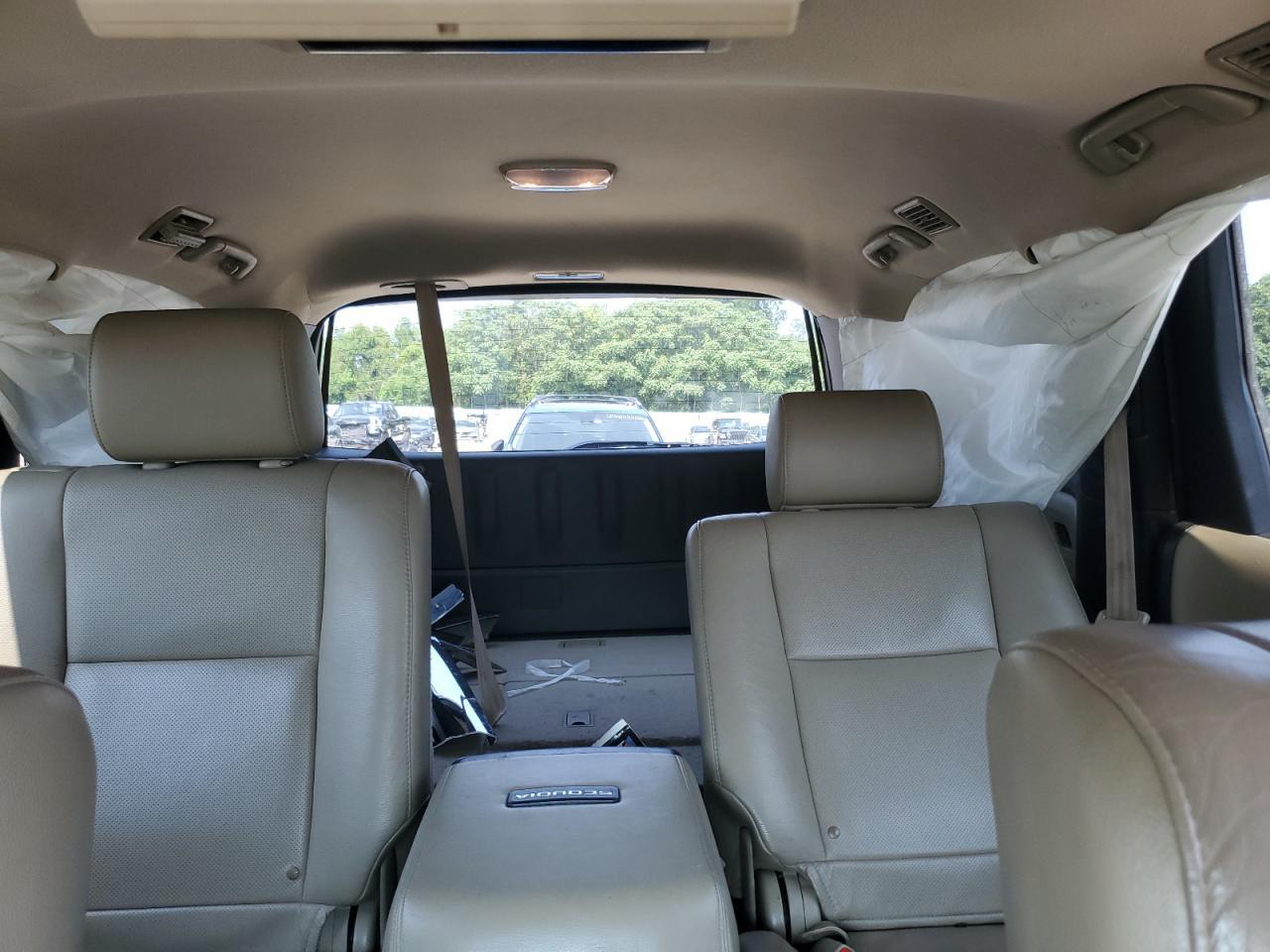 2012 TOYOTA Sequoia