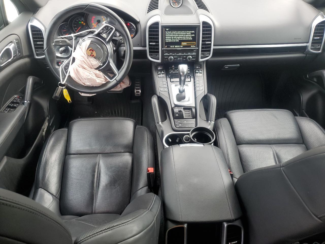 2016 PORSCHE CAYENNE