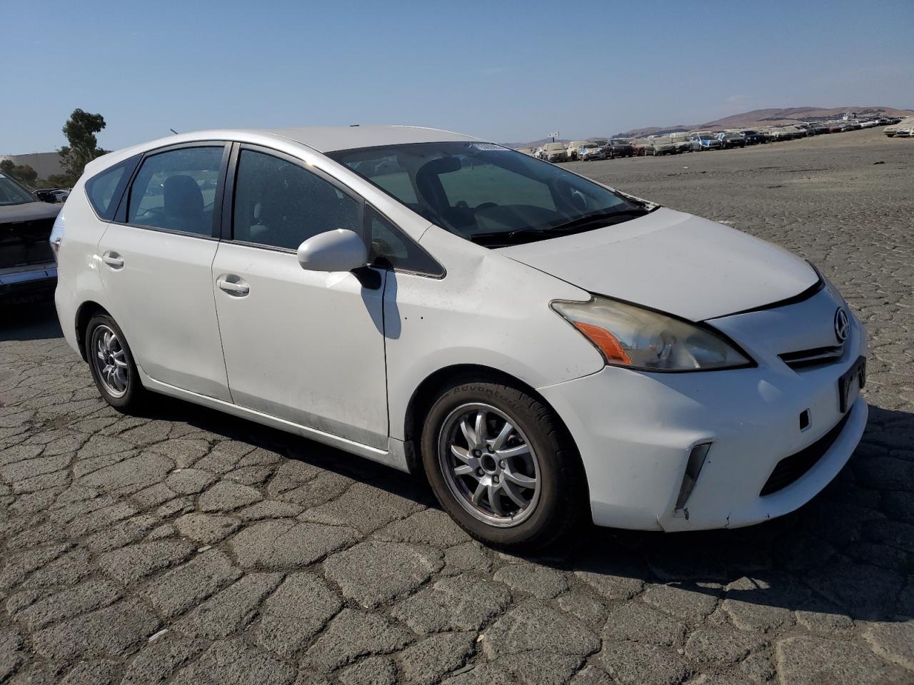 2013 TOYOTA PRIUS V