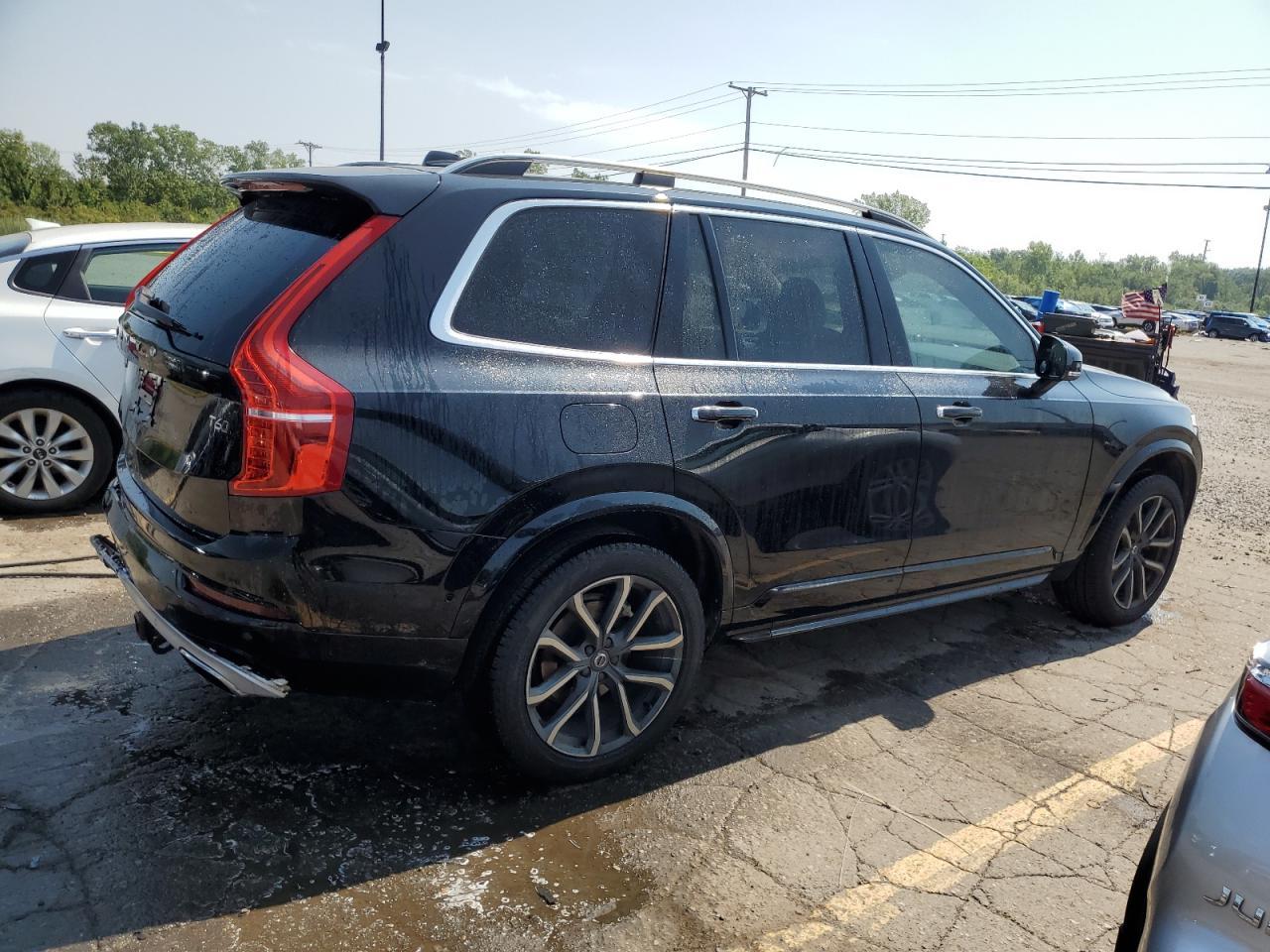 2016 VOLVO XC90