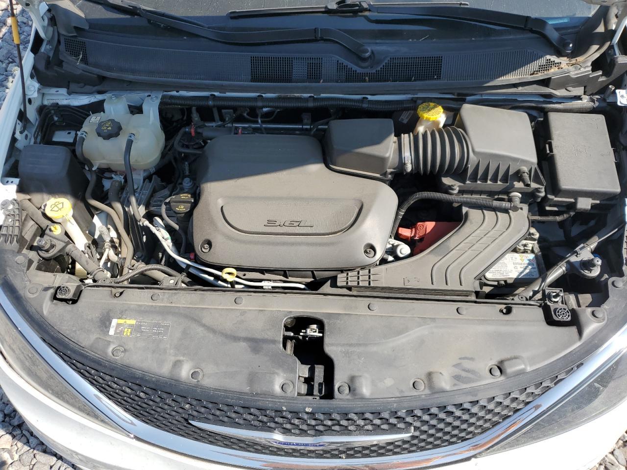 2020 CHRYSLER Voyager