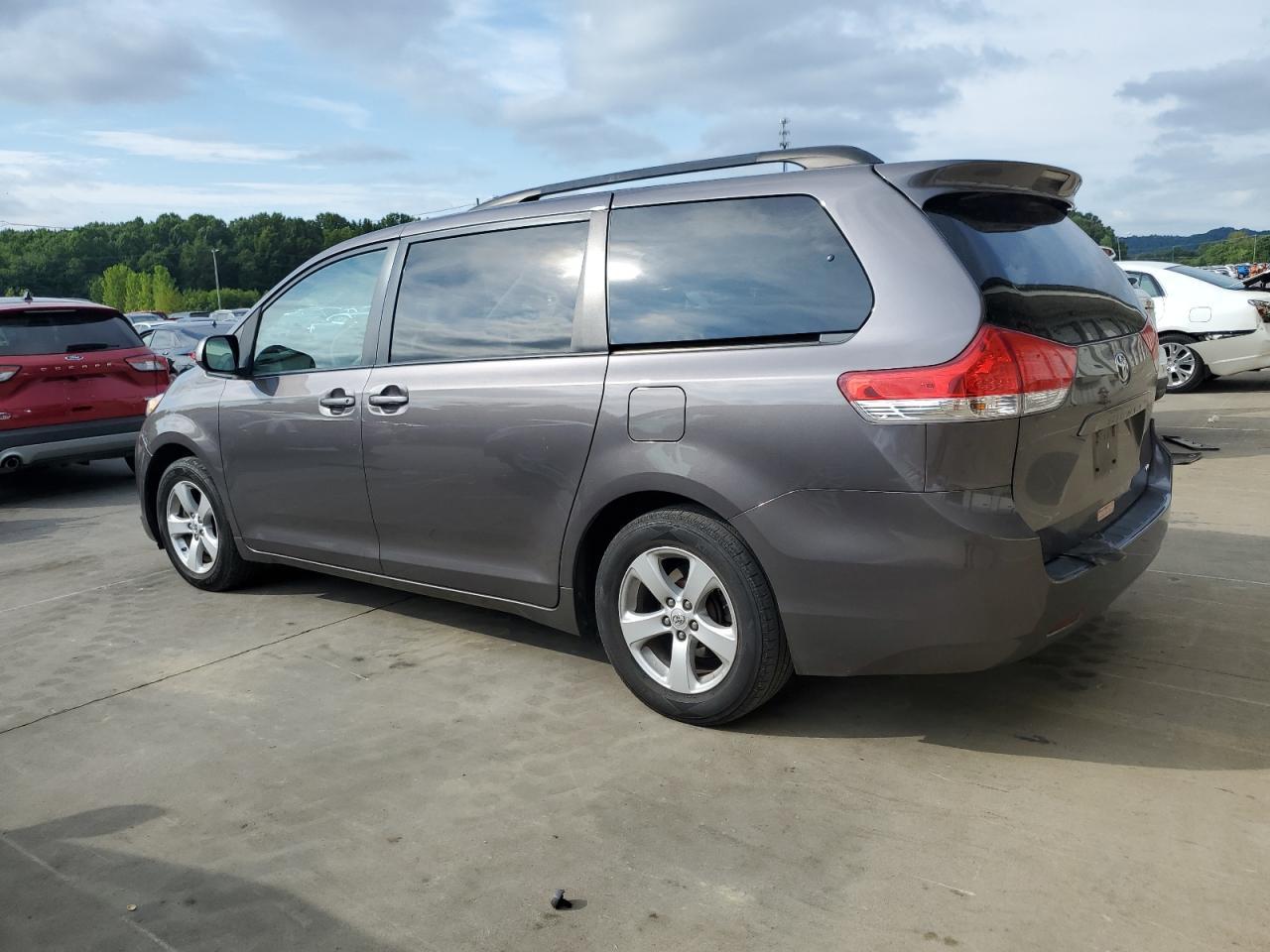 2013 TOYOTA SIENNA