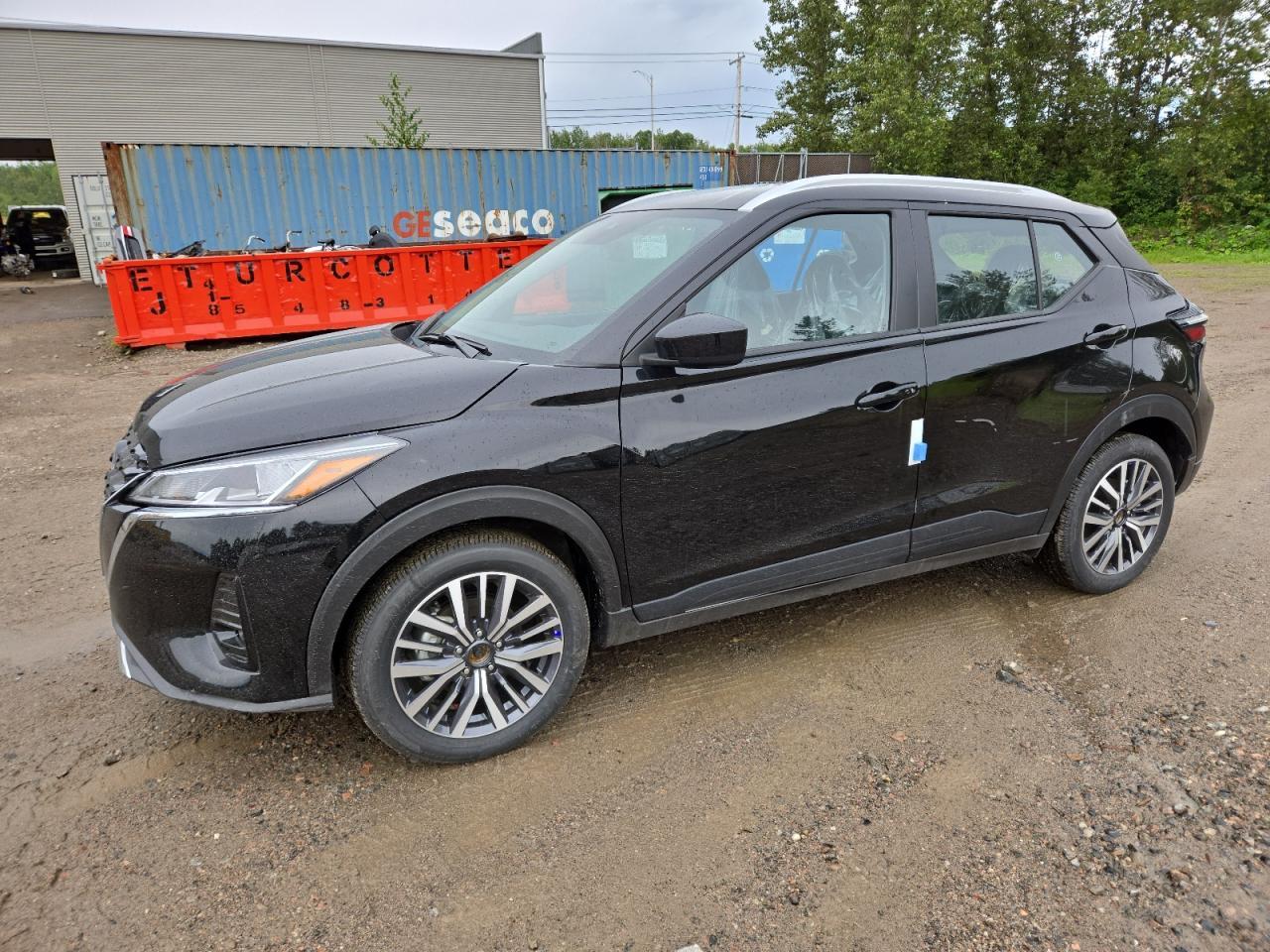 2025 NISSAN KICKS