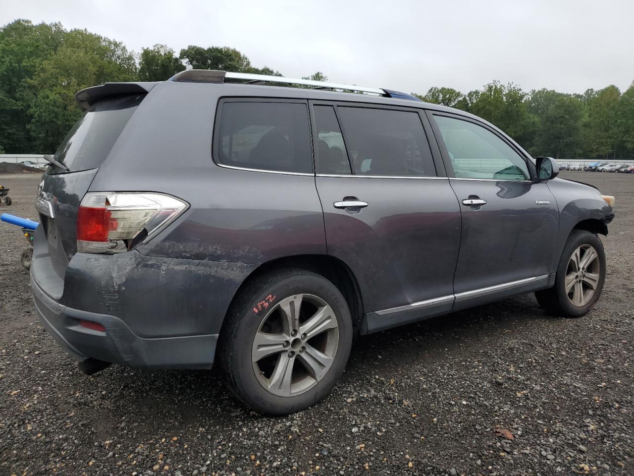 2011 TOYOTA HIGHLANDER