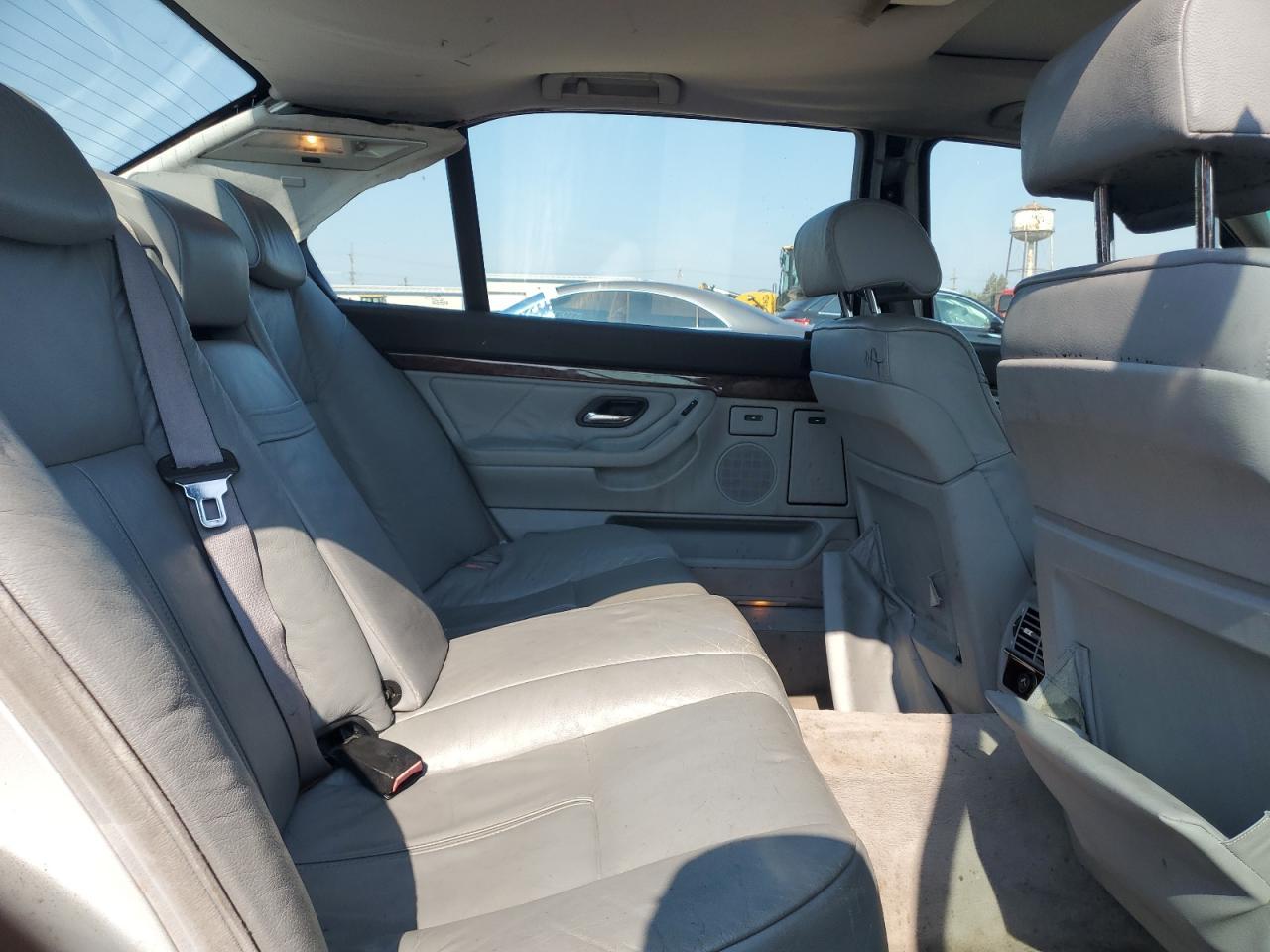 2000 BMW 7 series