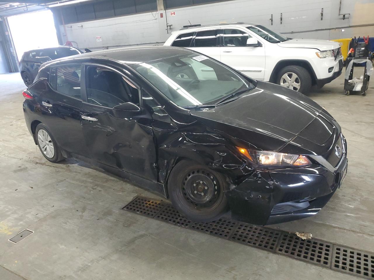 2021 NISSAN LEAF