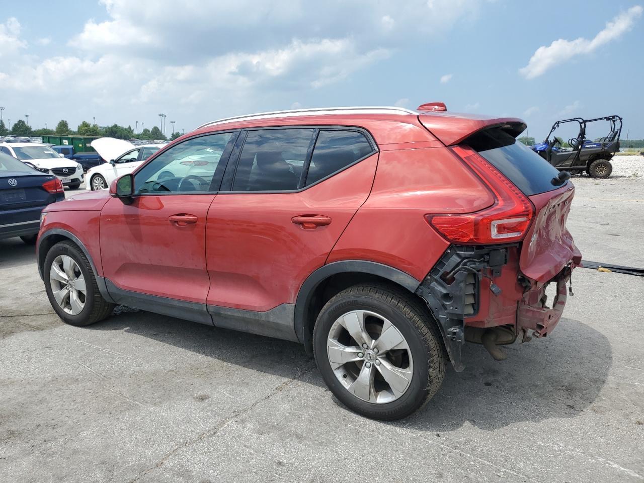 2020 VOLVO XC40