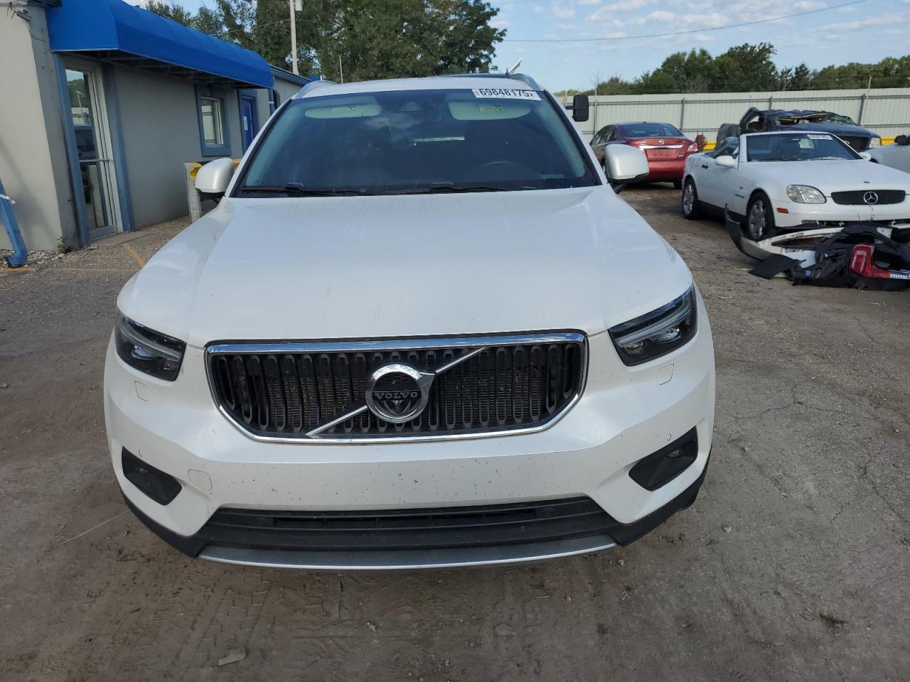 2021 VOLVO XC40