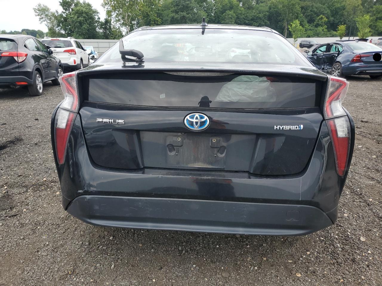 2016 TOYOTA PRIUS