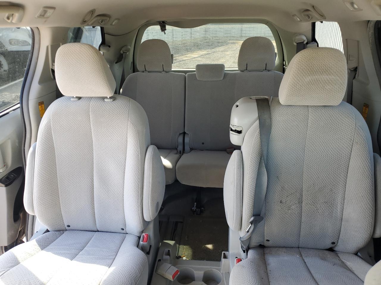 2014 TOYOTA SIENNA