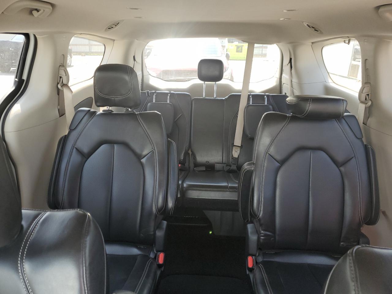 2021 CHRYSLER Voyager