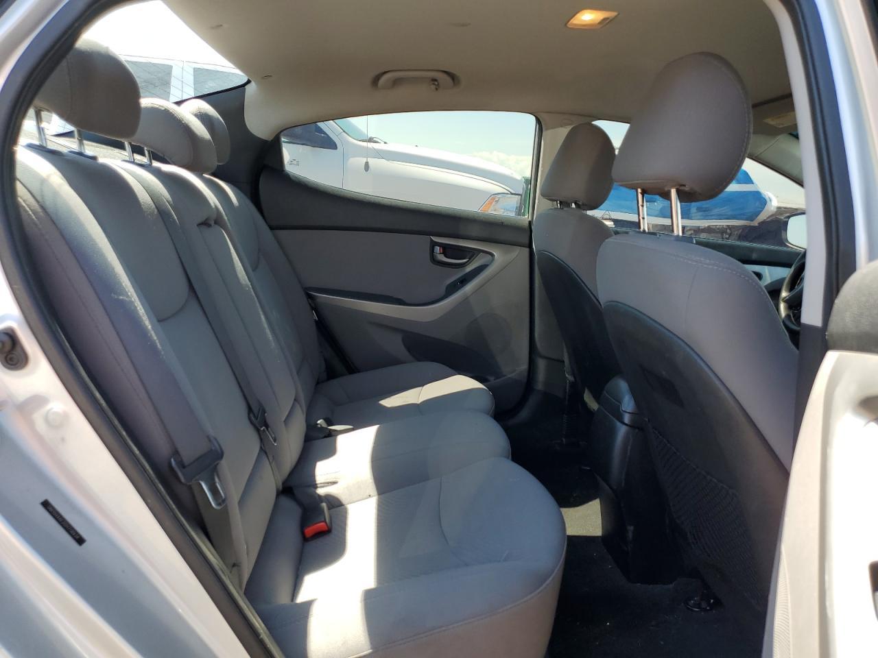 2016 HYUNDAI ELANTRA
