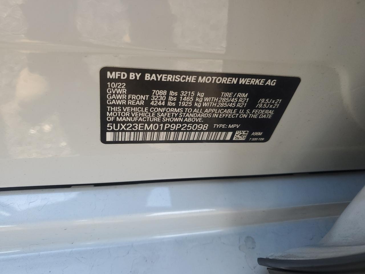 2023 BMW X7