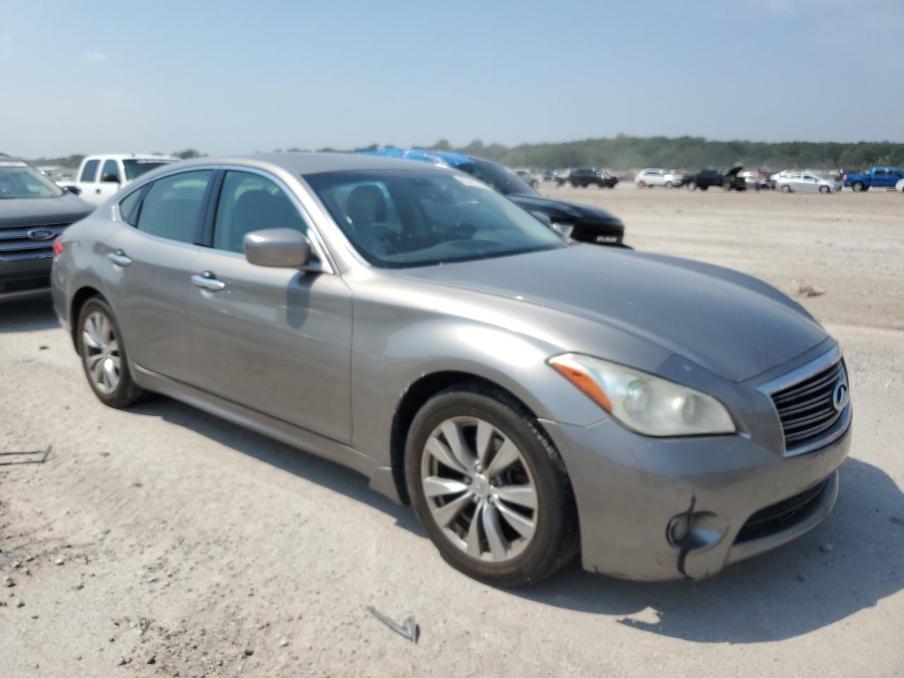2013 INFINITI M37