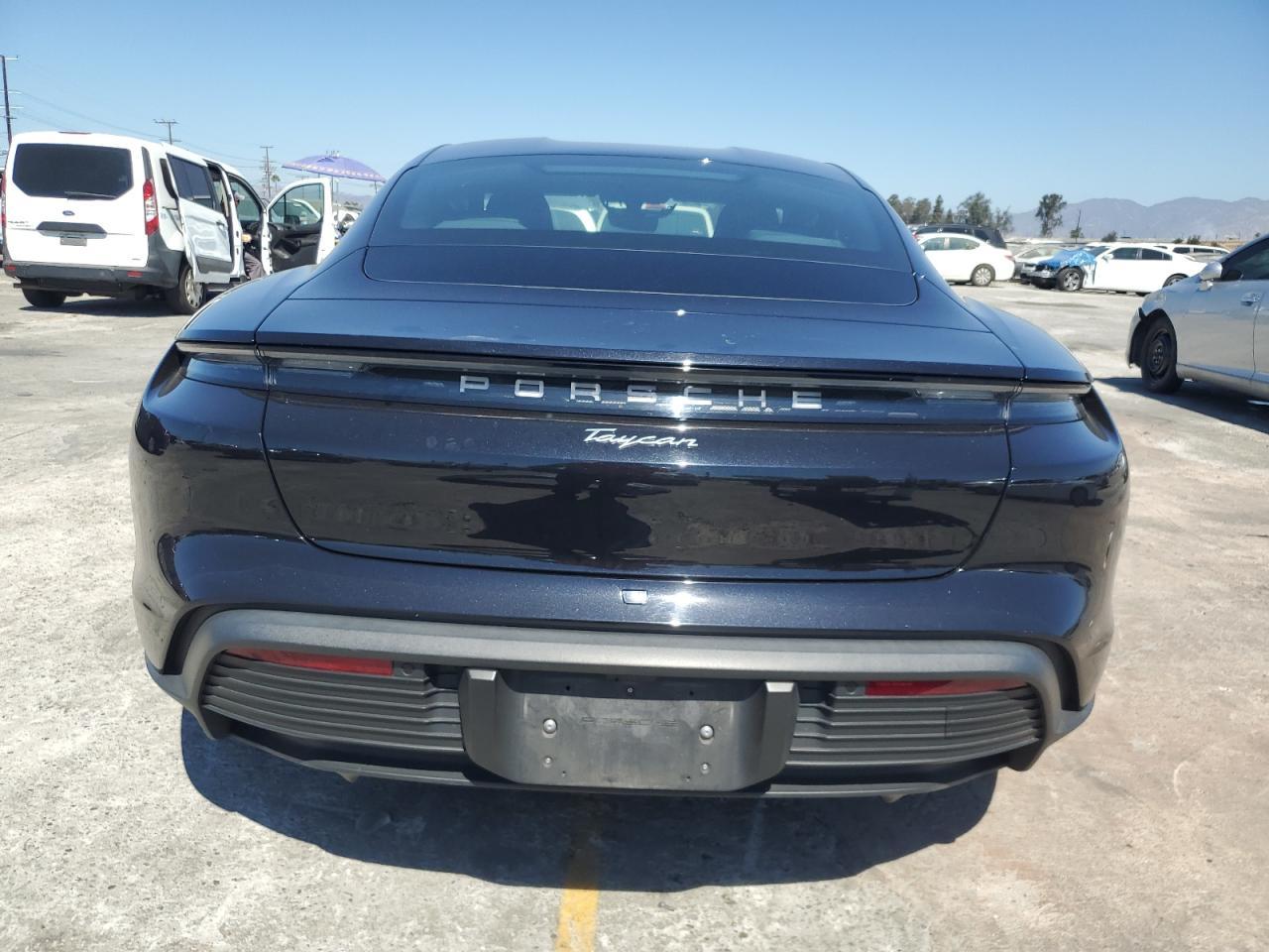 2022 PORSCHE Taycan