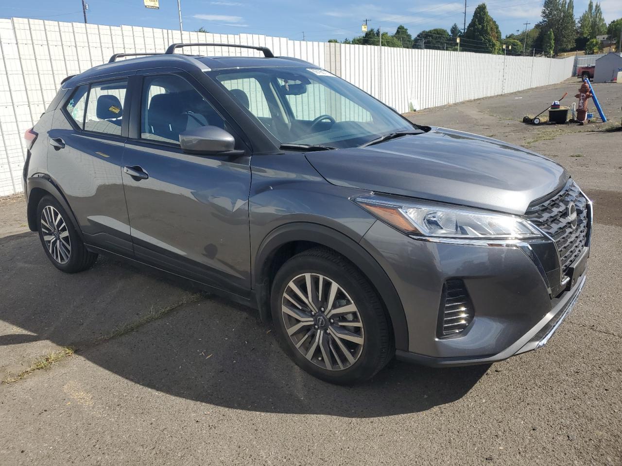 2024 NISSAN KICKS
