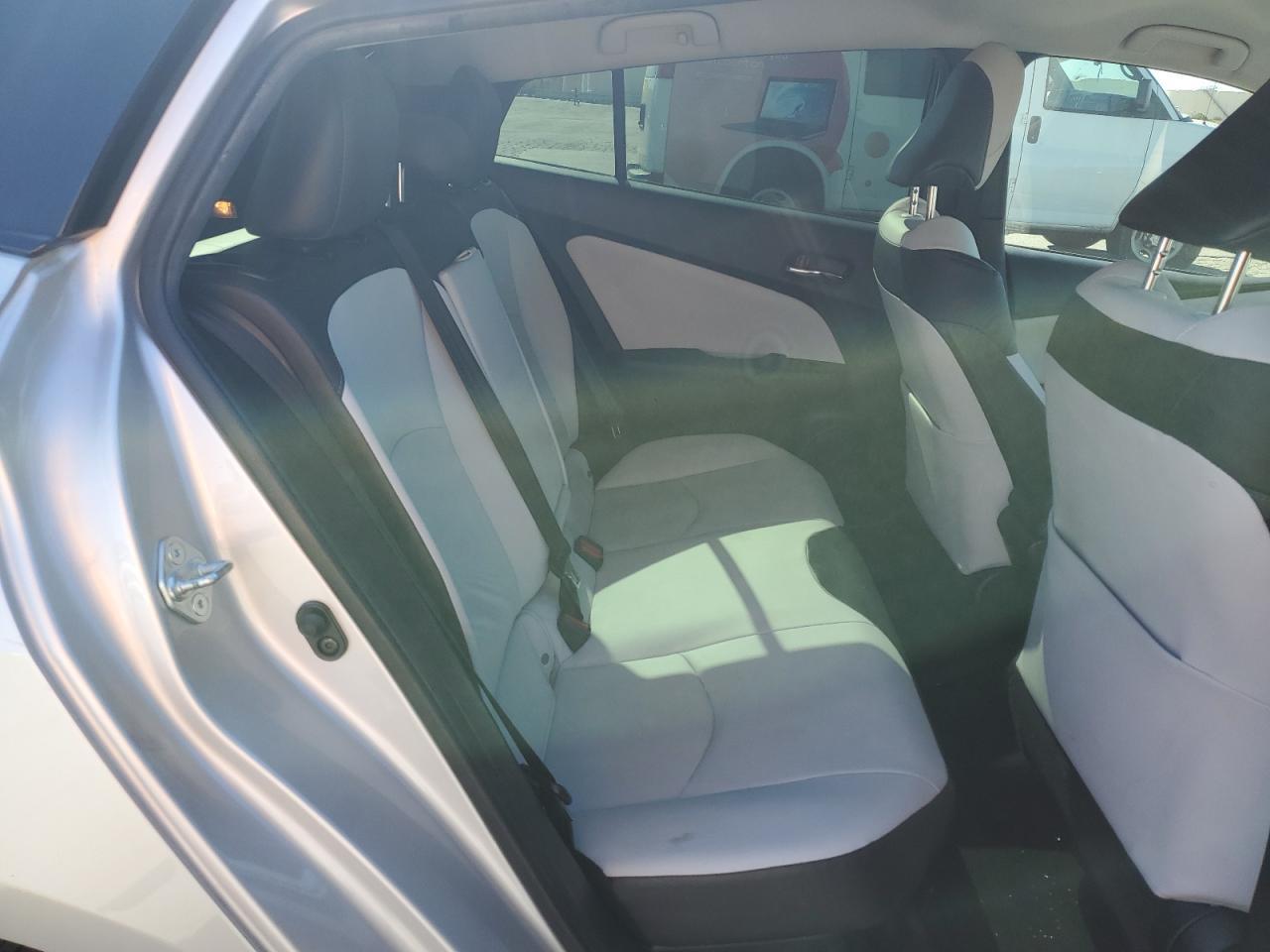 2016 TOYOTA PRIUS