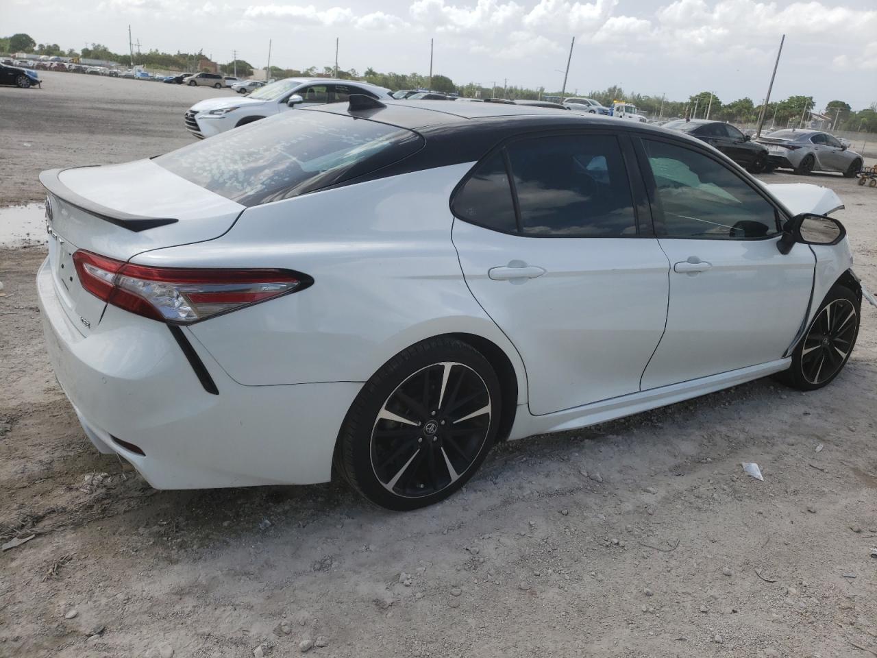 2018 TOYOTA CAMRY