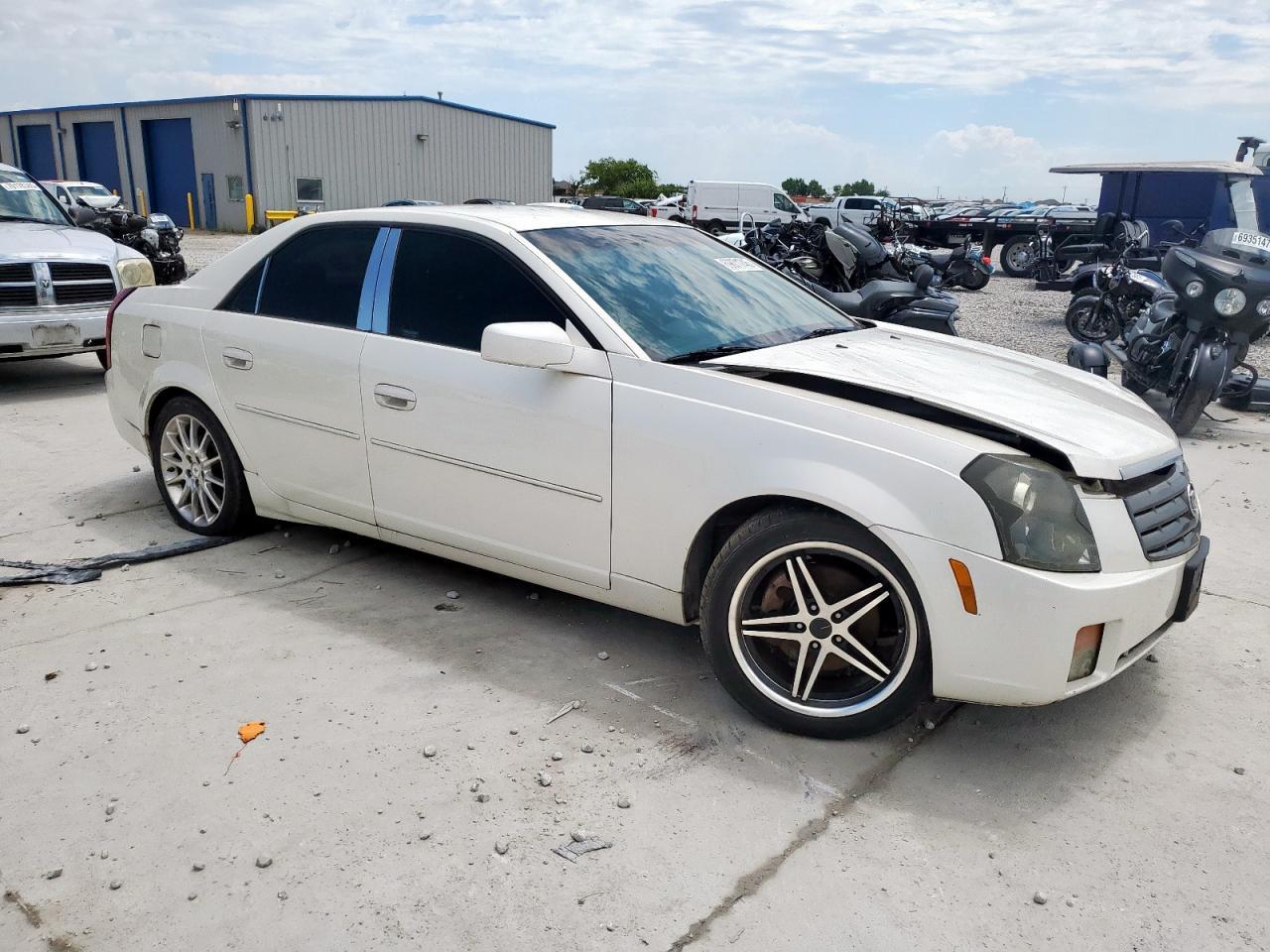 2004 CADILLAC CTS