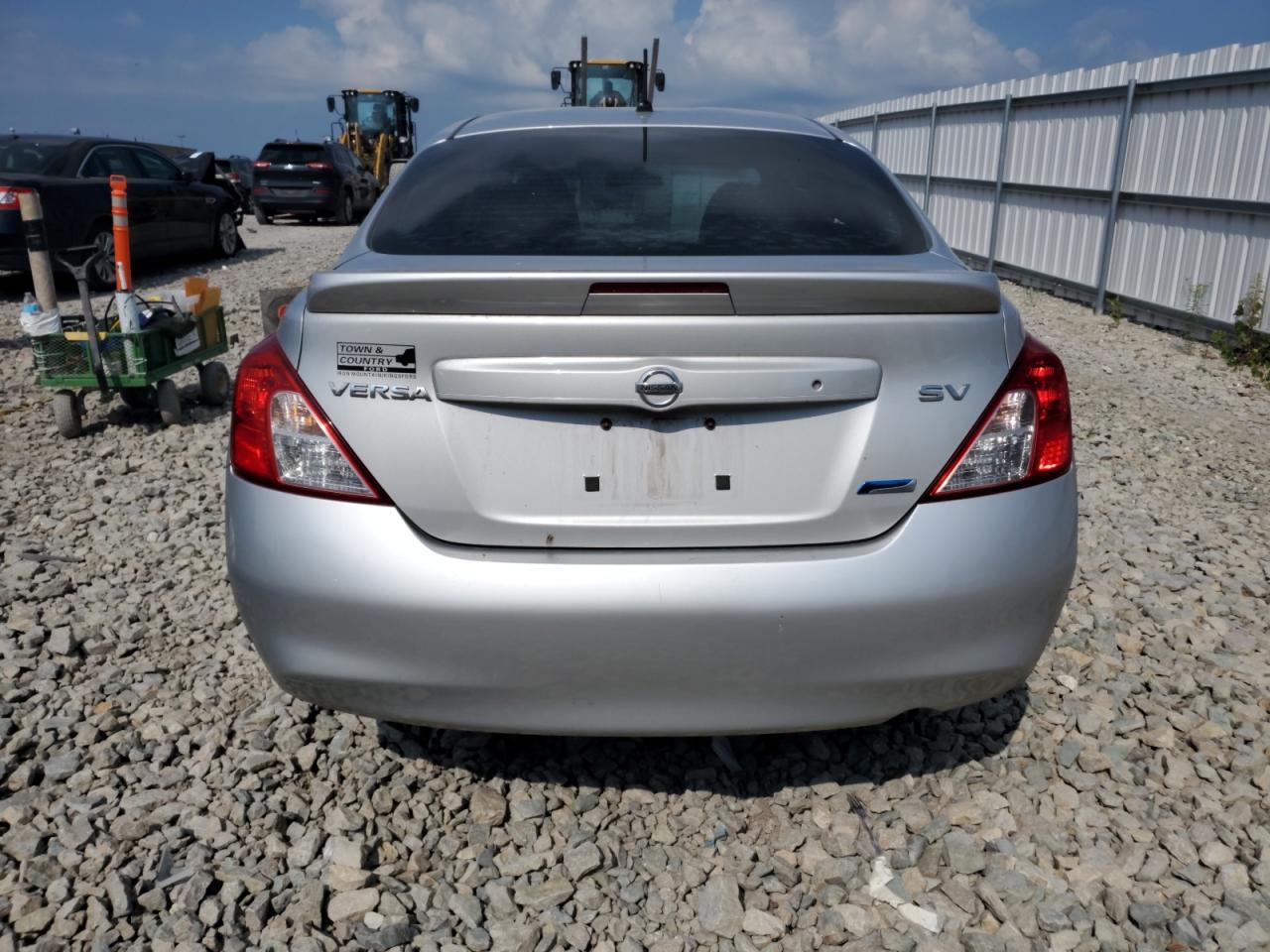 2013 NISSAN VERSA