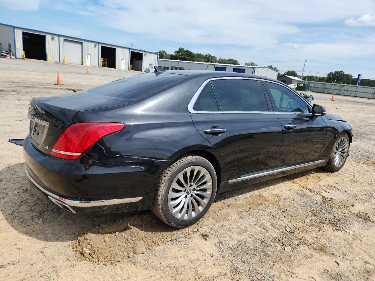 2018 GENESIS G90