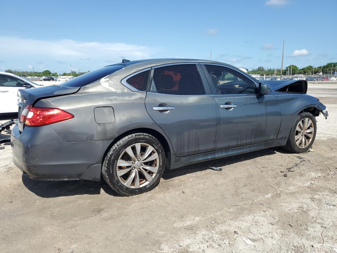 2011 INFINITI M37