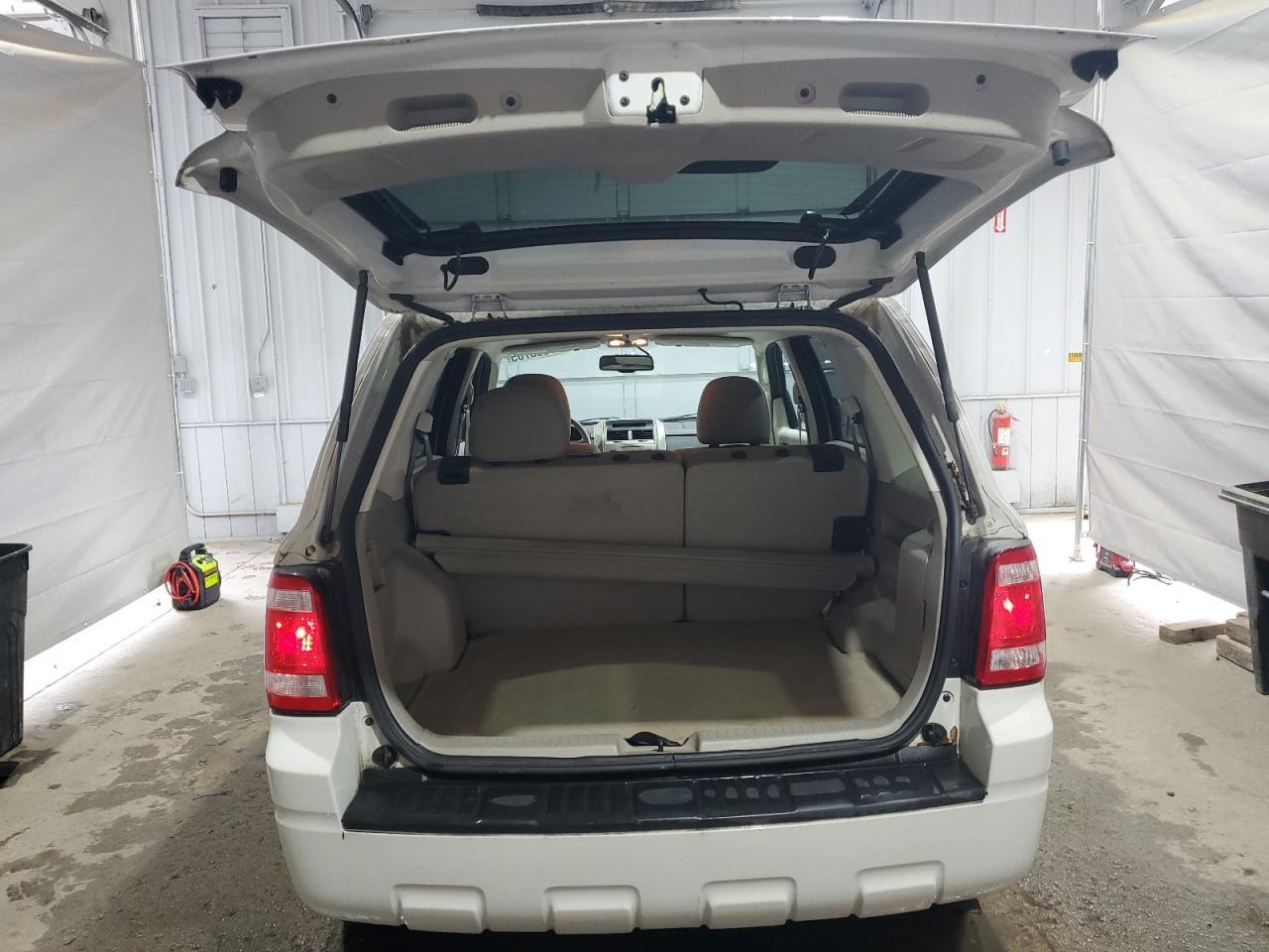 2010 FORD ESCAPE