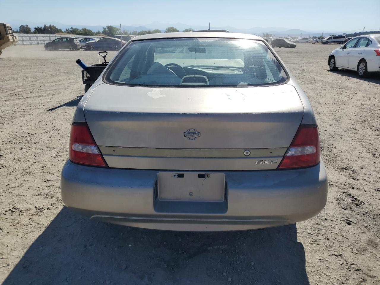 2001 NISSAN ALTIMA