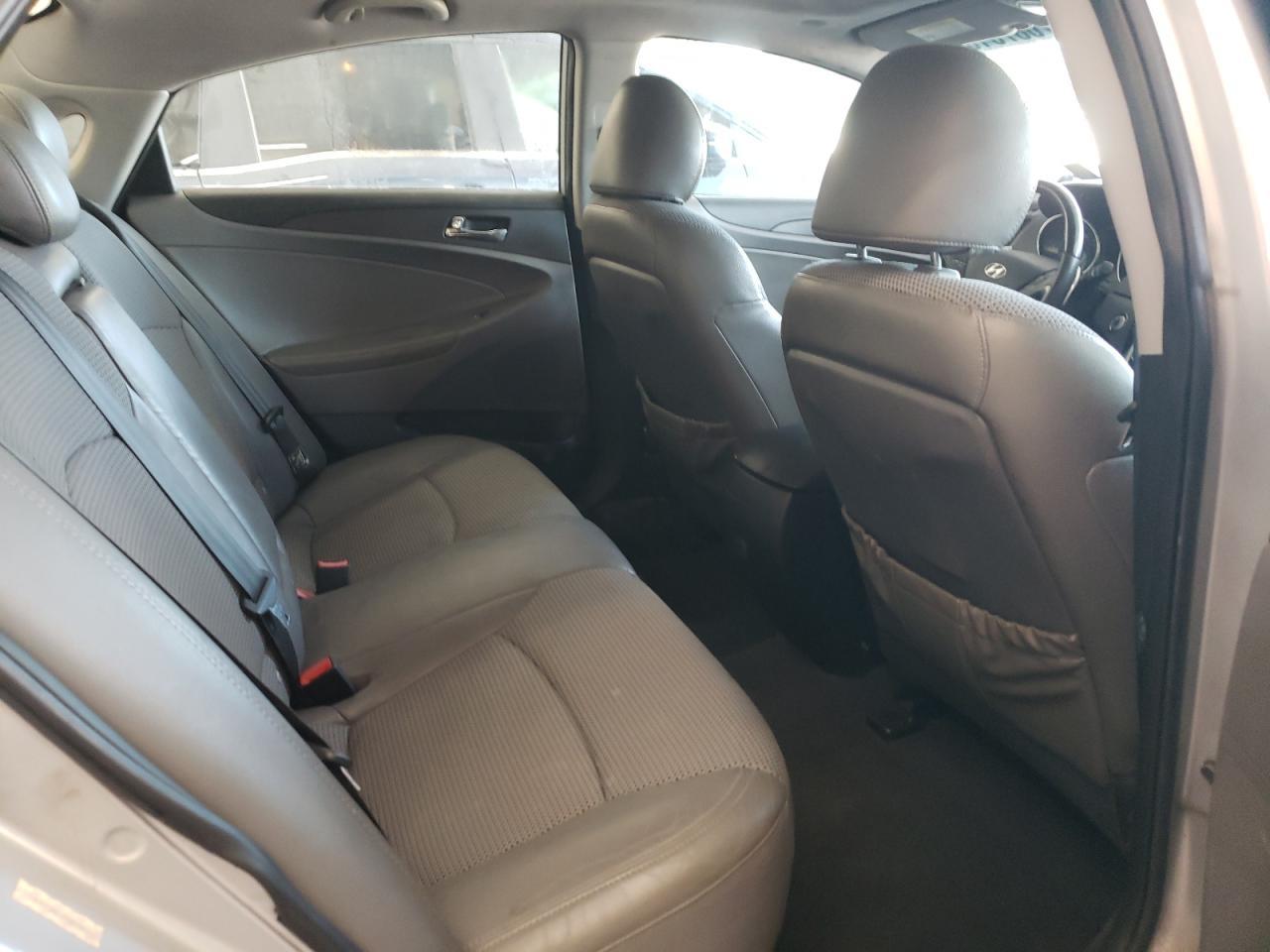 2011 HYUNDAI SONATA
