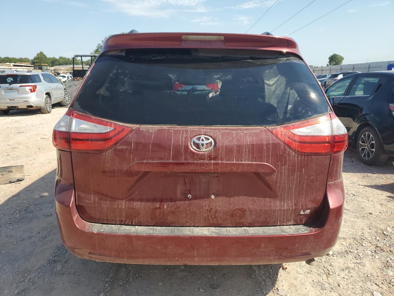 2016 TOYOTA SIENNA