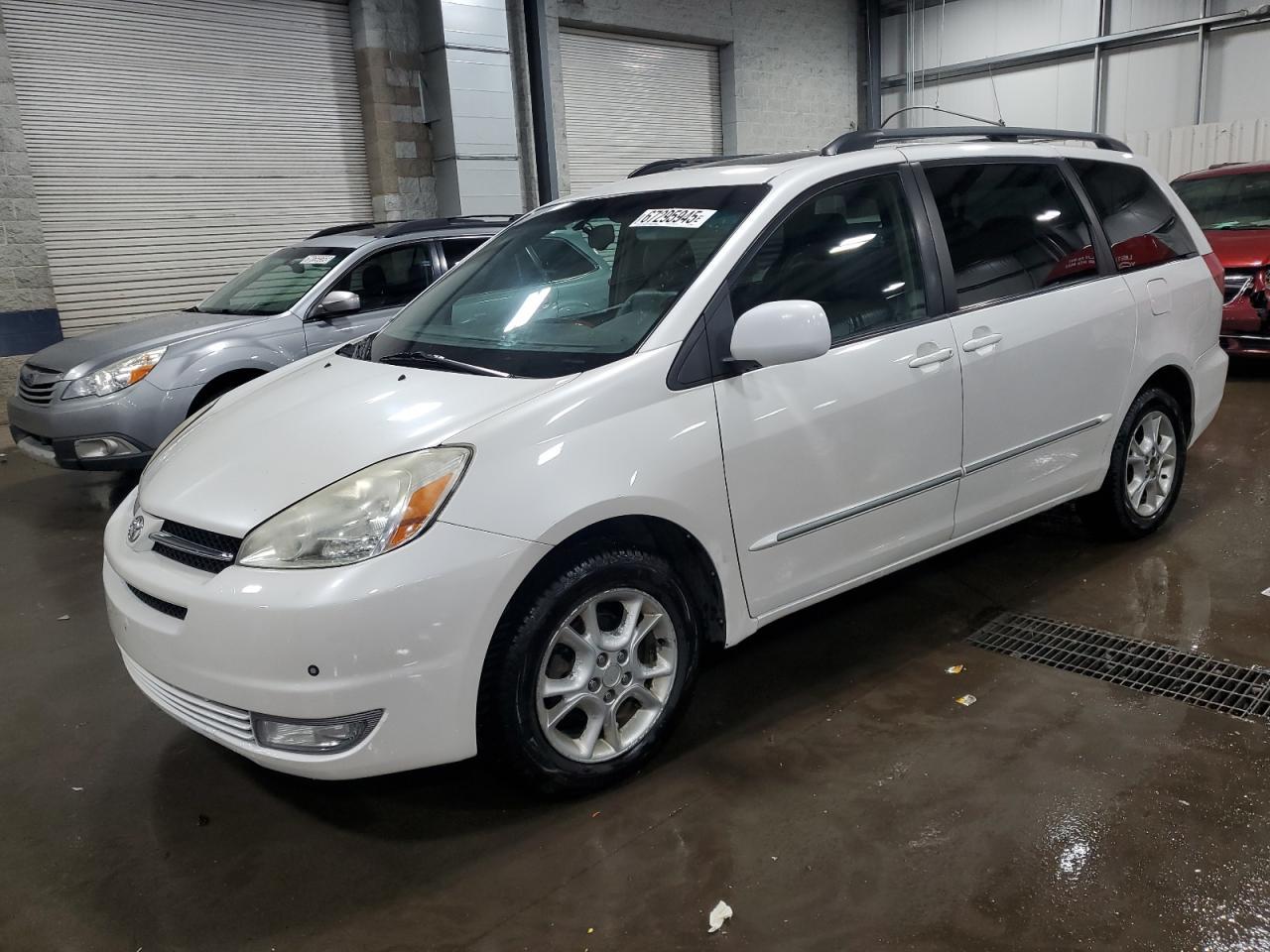 2004 TOYOTA SIENNA