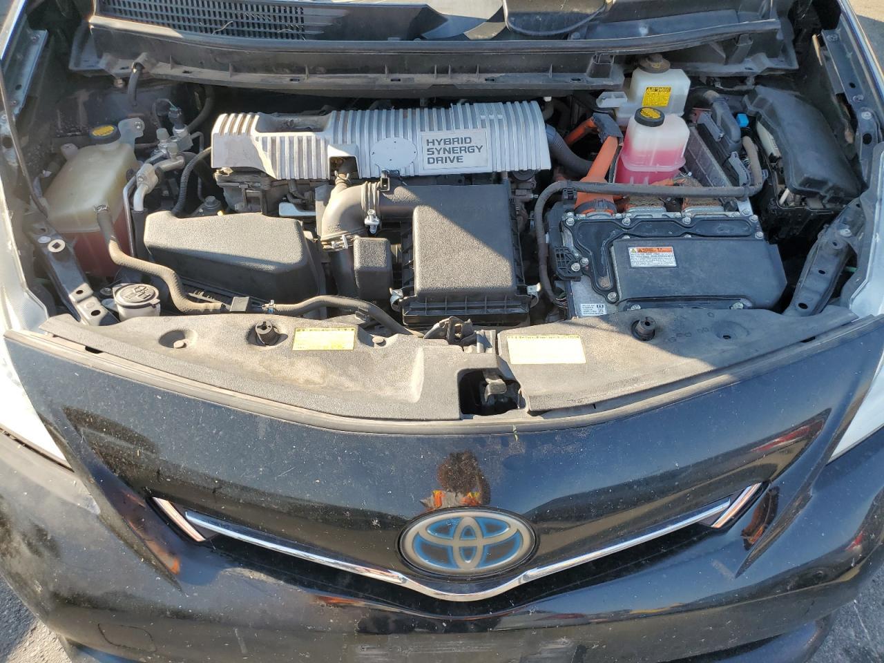 2013 TOYOTA PRIUS V