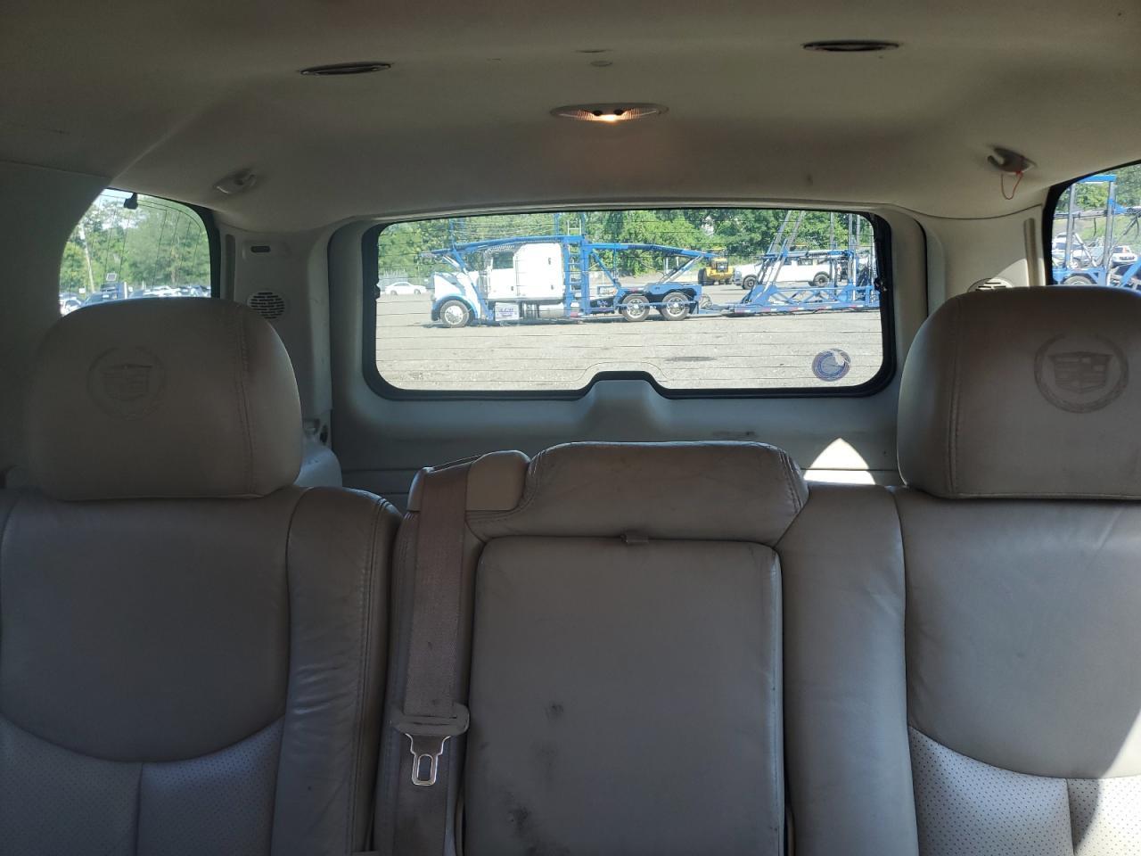 2004 CADILLAC ESCALADE