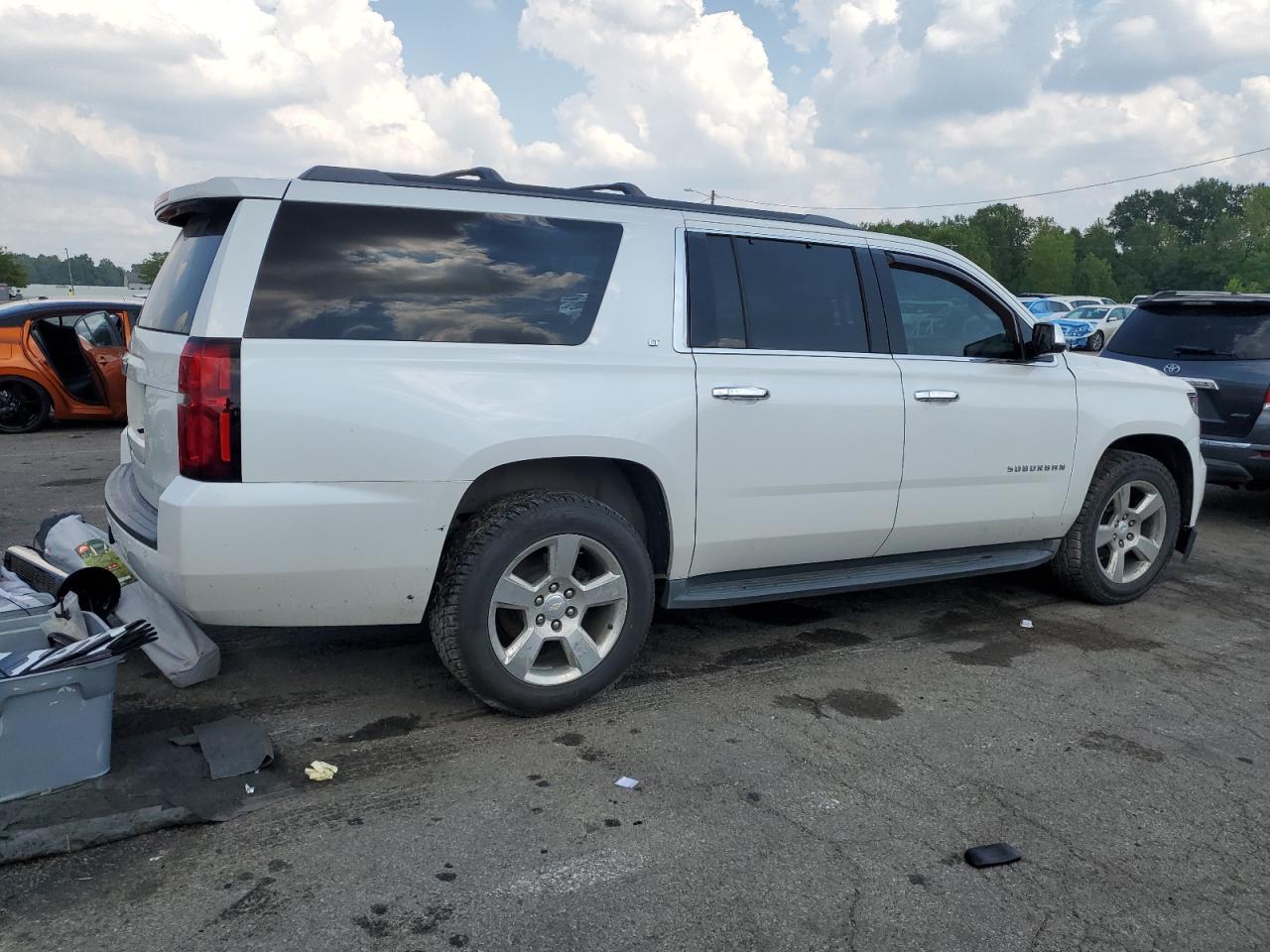 2016 CHEVROLET Suburban
