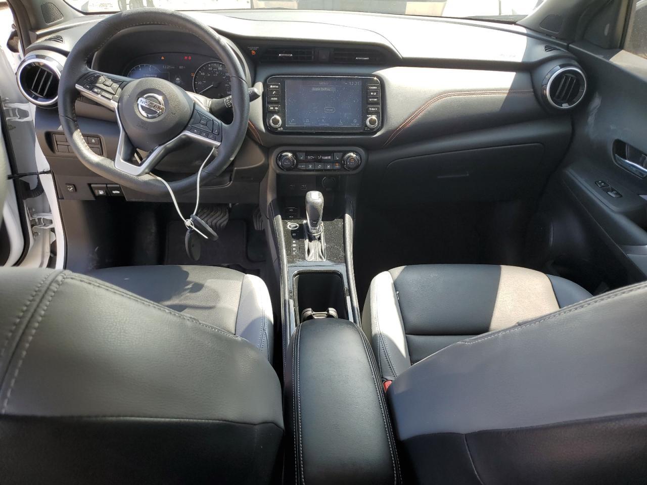 2021 NISSAN KICKS