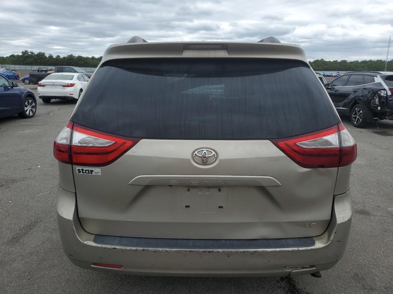2015 TOYOTA SIENNA