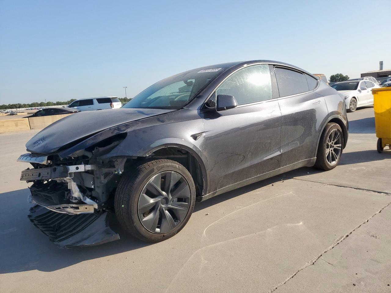2025 TESLA MODEL Y