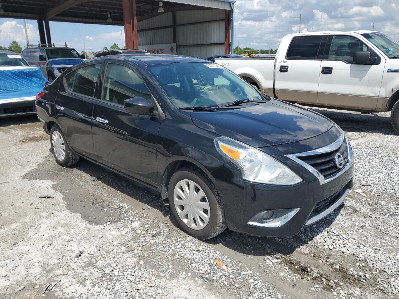 2017 NISSAN VERSA
